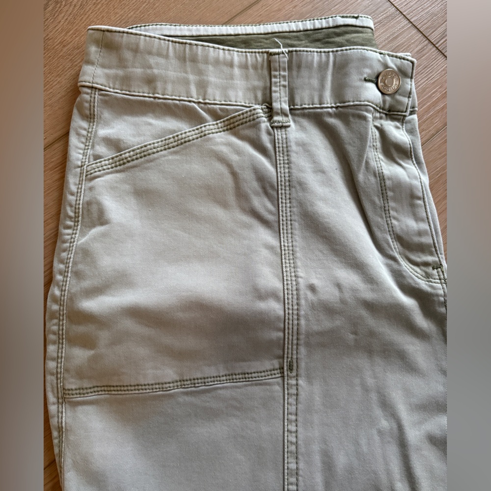 Chico's Women’s  Light Tan Chinos Size 14
